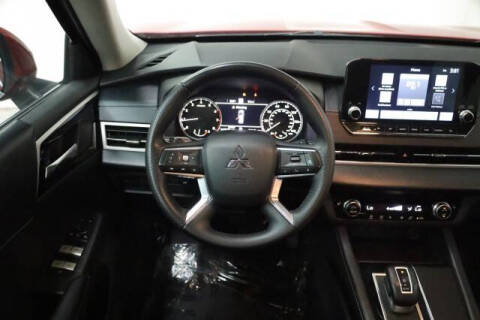 2023 Mitsubishi Outlander SE