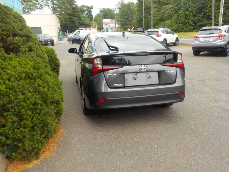 2022 Toyota Prius LE
