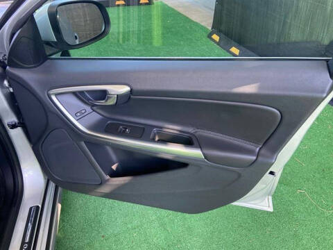2015 Volvo V60 T5 Platinum
