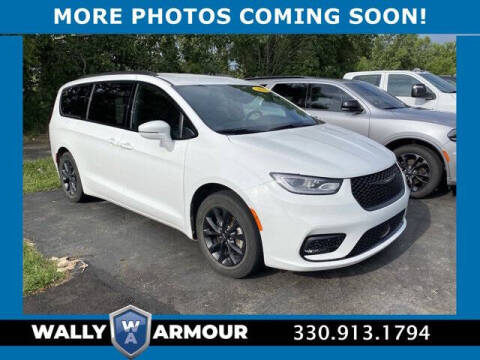 2021 Chrysler Pacifica for sale at Wally Armour Chrysler Dodge Jeep Ram in Alliance OH