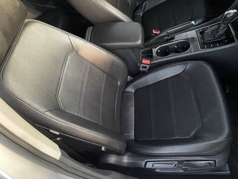 2018 Volkswagen Passat 2.0T SE