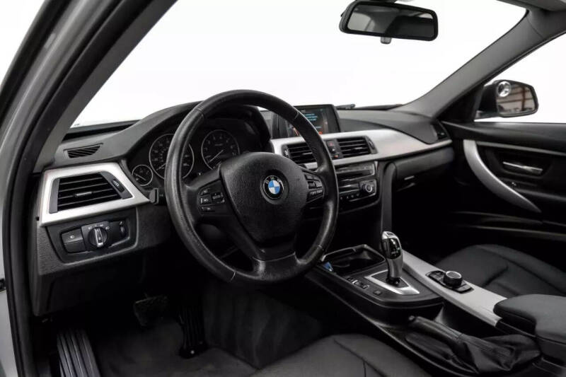 2017 BMW 3 Series 320i