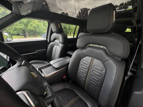 2023 Rivian R1S Adventure