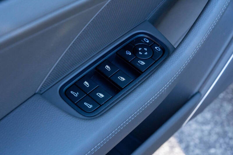 2023 Porsche Panamera Platinum Edition