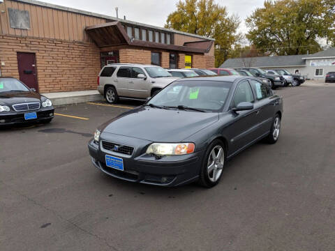 2004 Volvo S60 R for sale at Eurosport Motors in Evansdale IA