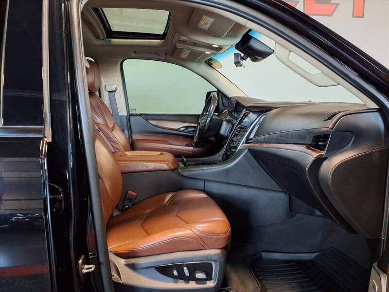 2019 Cadillac Escalade Luxury