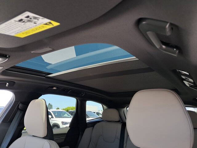 2026 Volvo XC60 B5 Core