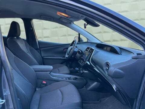 2019 Toyota Prius LE