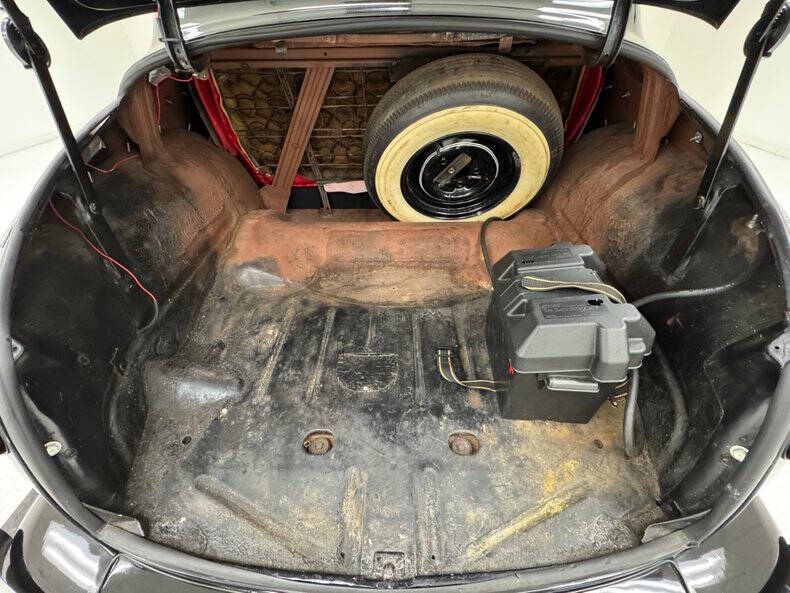 1948 Ford Super Deluxe