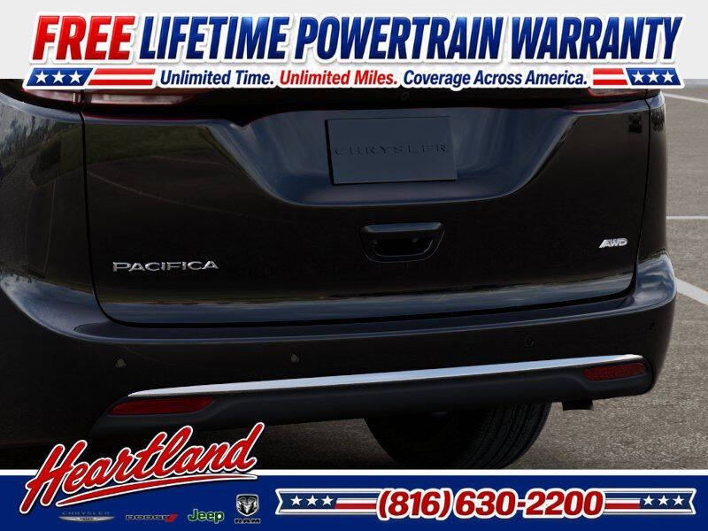 2027 Chrysler Pacifica Select