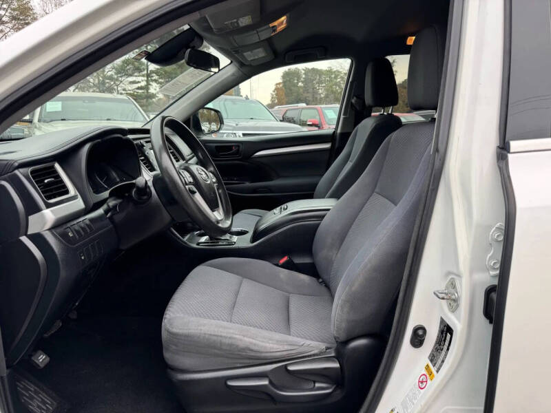 2017 Toyota Highlander LE