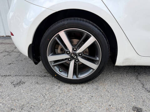 2017 Kia Forte5 EX