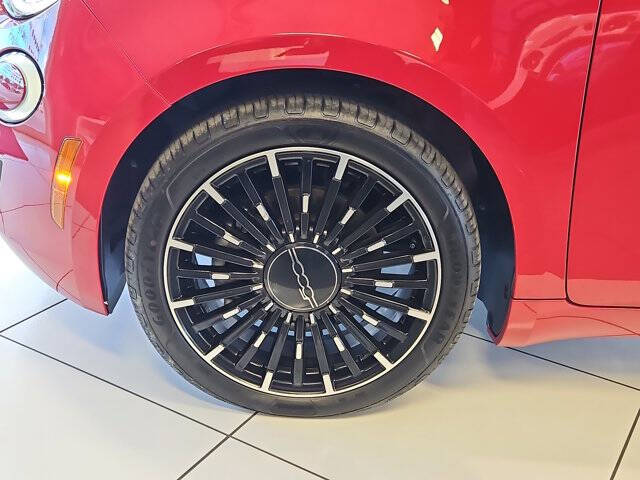2024 FIAT 500e Inspi(RED)
