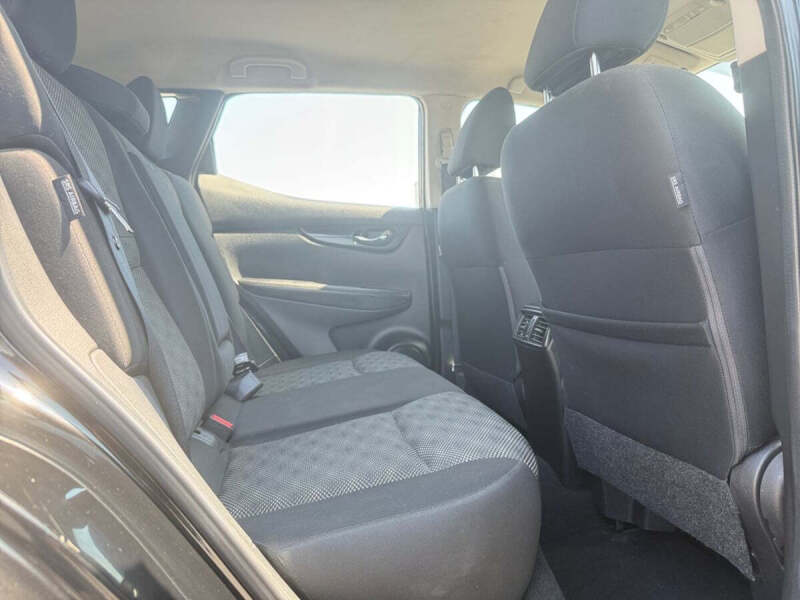 2022 Nissan Rogue Sport SV