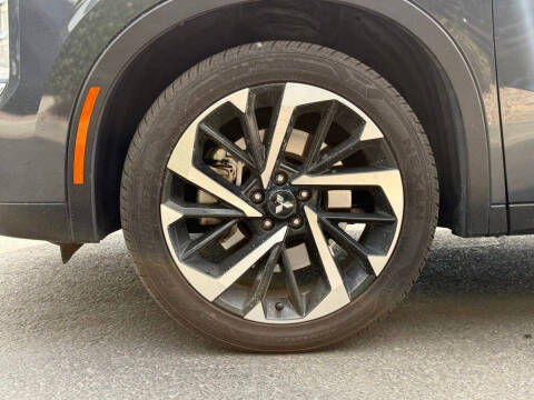 2024 Mitsubishi Outlander Plug-in Hybrid SE - Photo 32