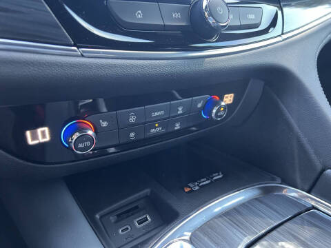 2023 Buick Enclave Essence