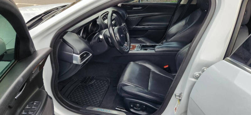 2017 Jaguar XE 35t First Edition