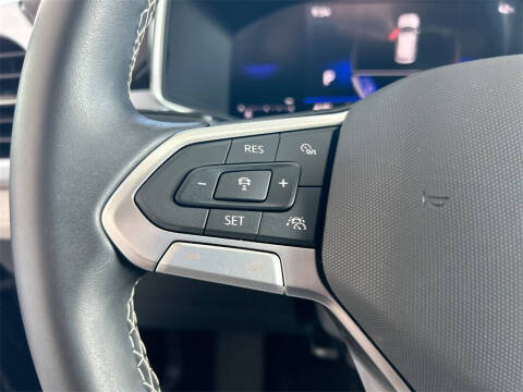 2025 Volkswagen Taos SE