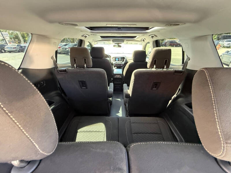 2017 GMC Acadia SLE-2