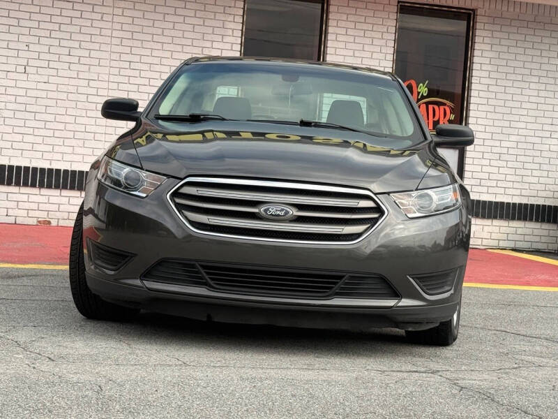2017 Ford Taurus SE