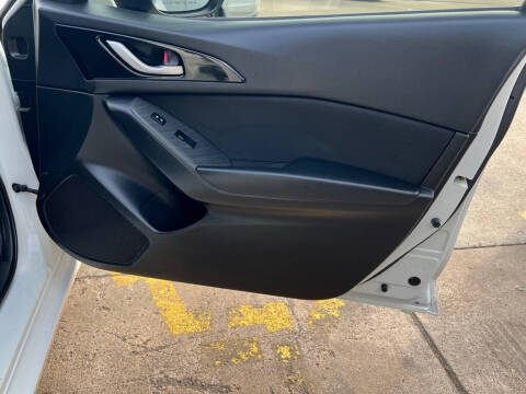 2016 Mazda MAZDA3 i Sport