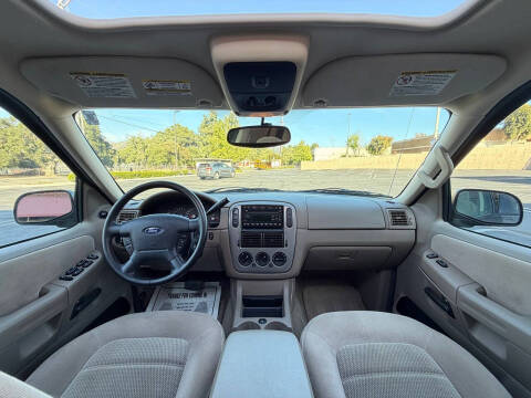 2005 Ford Explorer XLT