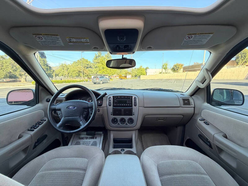 2005 Ford Explorer XLT