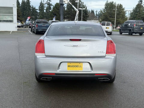2016 Chrysler 300 C