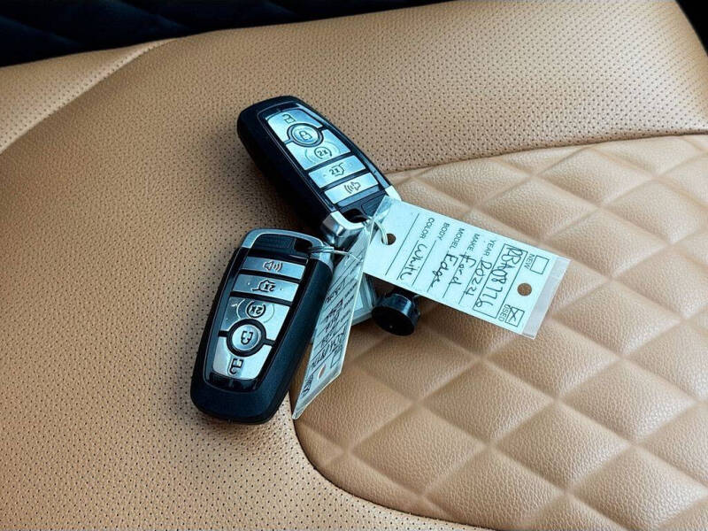 2024 Ford Edge Titanium