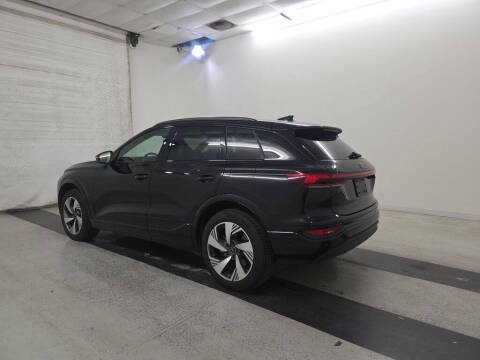 2025 Audi Q6 e-tron quattro Premium Plus