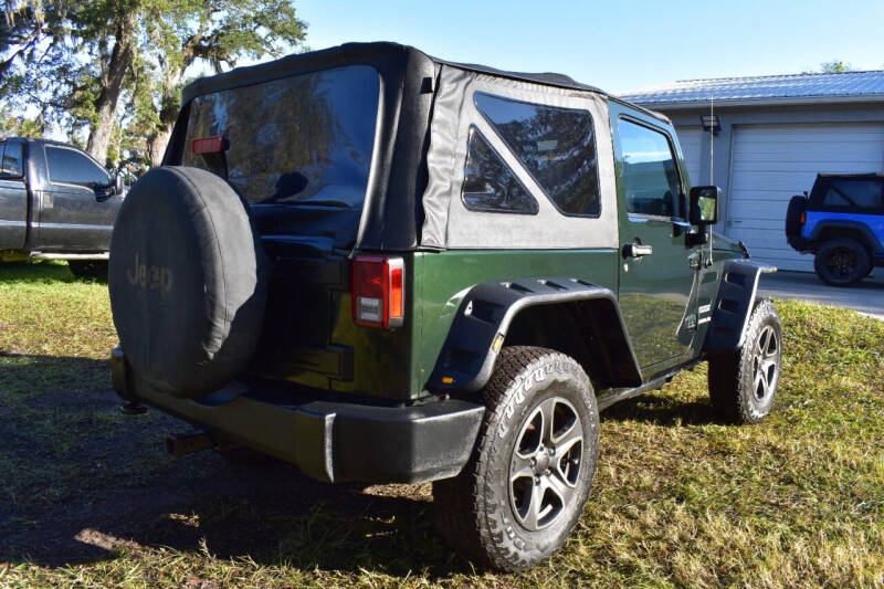 2011 Jeep Wrangler null photo 7