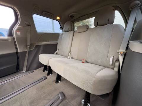 2015 Toyota Sienna L 7-Passenger