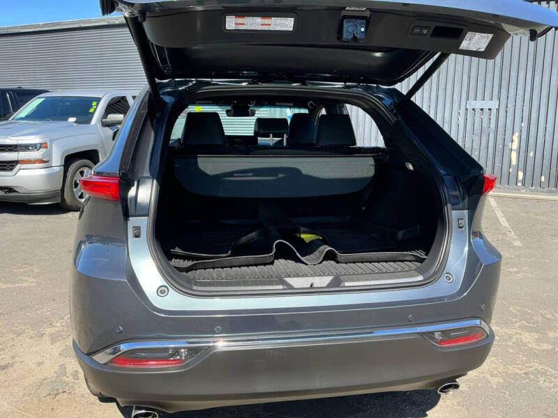 2024 Toyota Venza LE