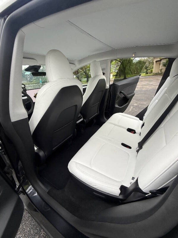 2025 Tesla Model Y Long Range