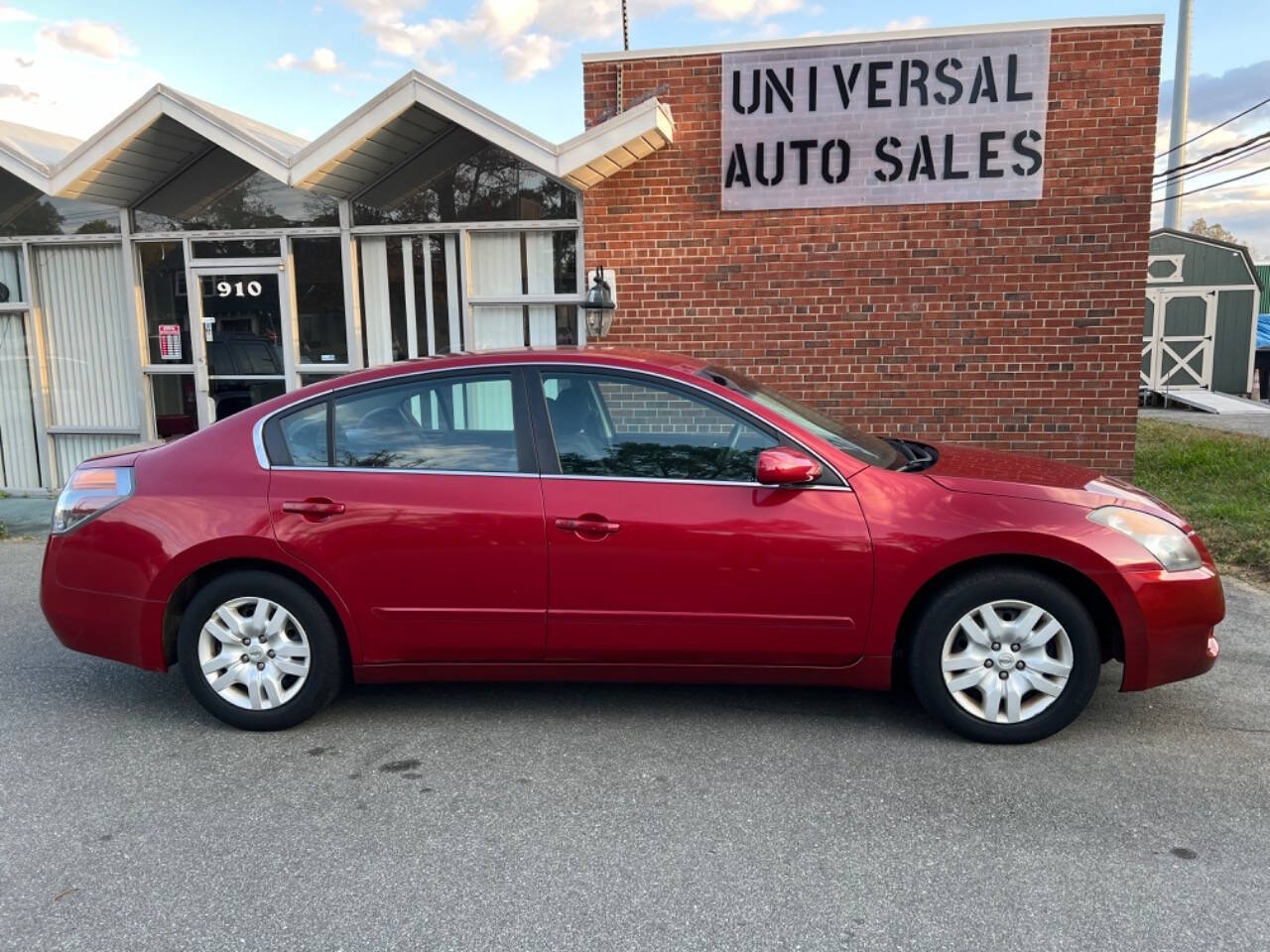 2009 Nissan Altima for sale at Universal Auto Sales LLC in Burlington, NC