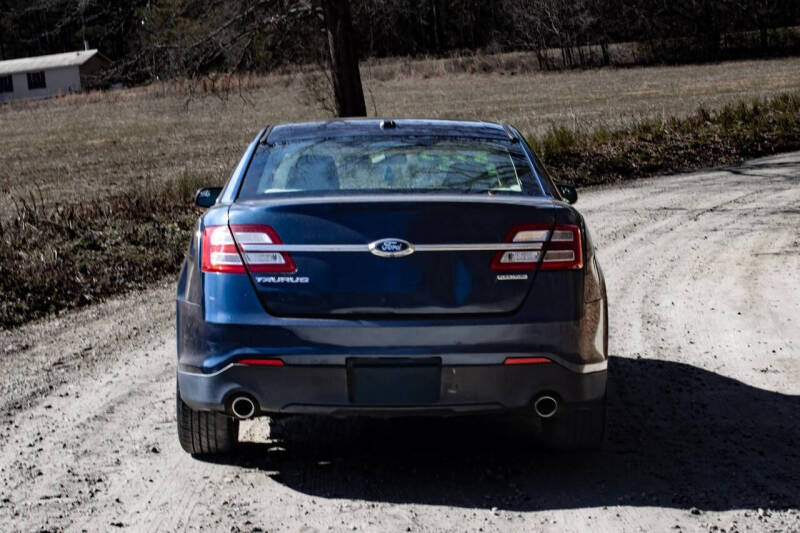 2016 Ford Taurus SE