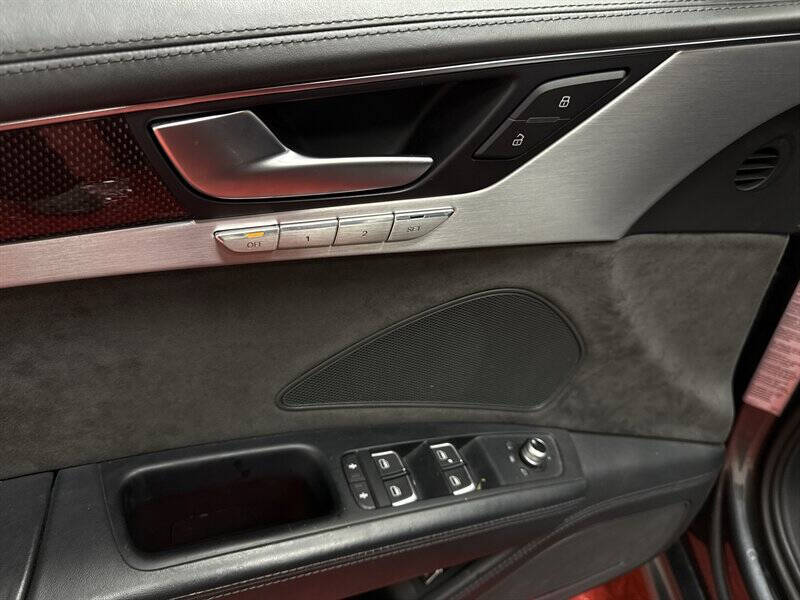 2015 Audi S8 4.0T quattro