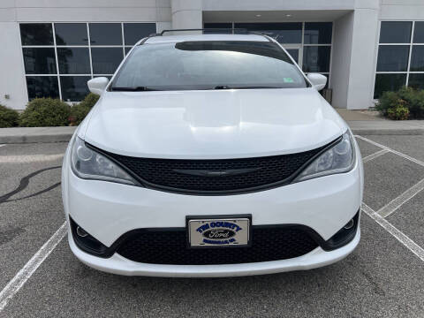 2019 Chrysler Pacifica Touring L