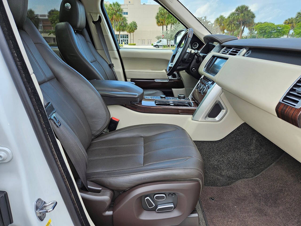 2014 Land Rover Range Rover 51