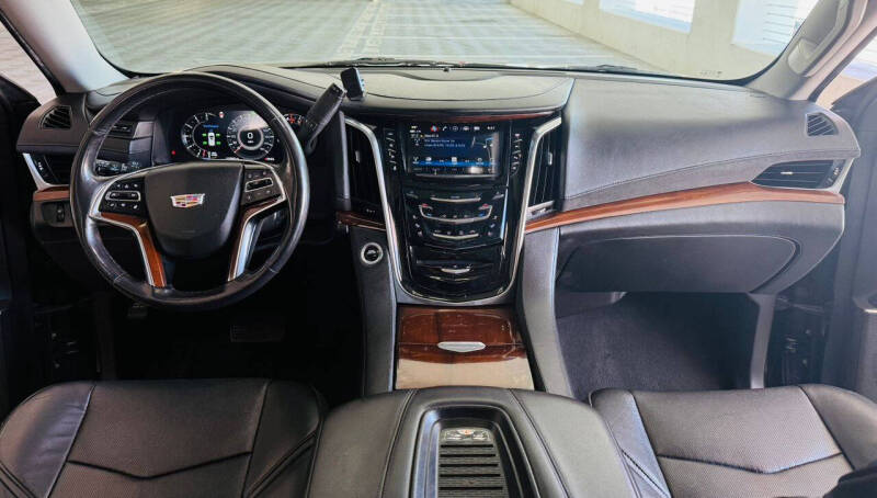 2019 Cadillac Escalade Luxury