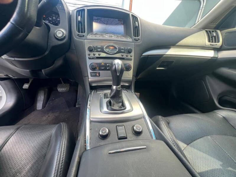 2011 Infiniti G25 Sedan x