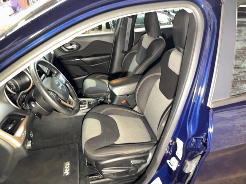 2015 Jeep Cherokee Sport