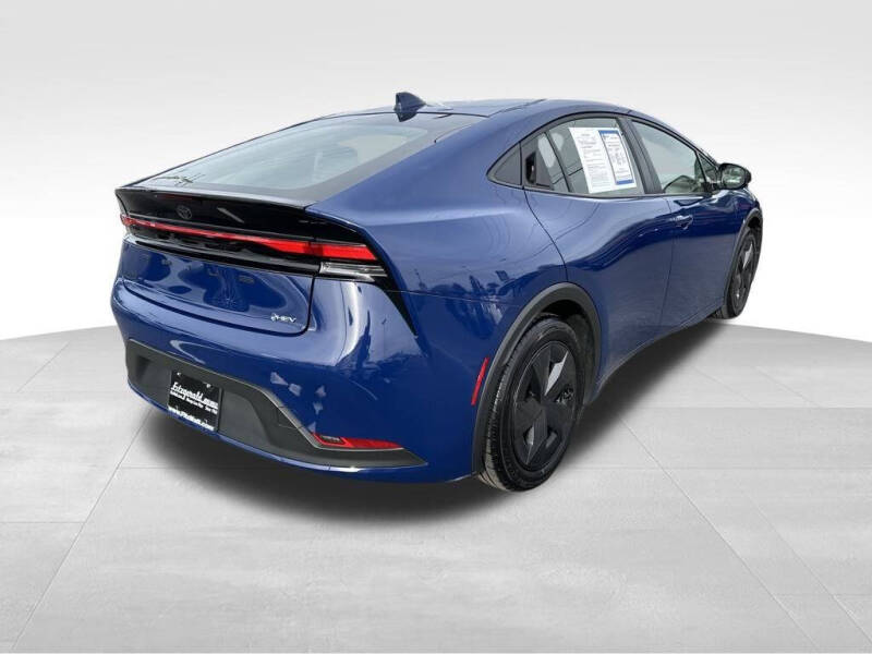 2025 Toyota Prius LE