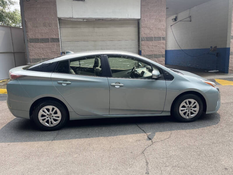 2018 Toyota Prius One