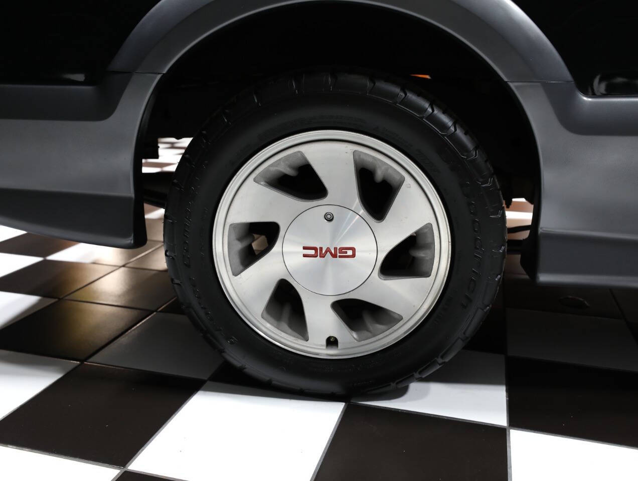 1991 GMC Syclone 32