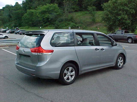 2011 Toyota Sienna Base 7-Passenger