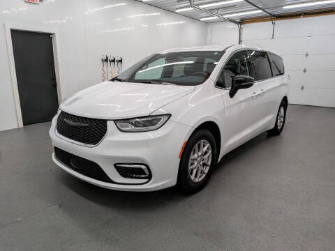 2024 Chrysler Pacifica Touring