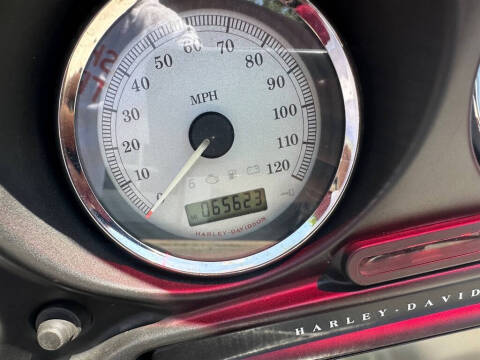 2011 Harley-Davidson FLHX -
