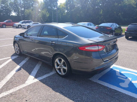 2016 Ford Fusion SE
