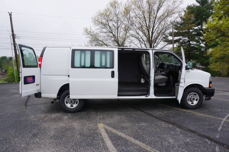 2023 GMC Savana 2500
